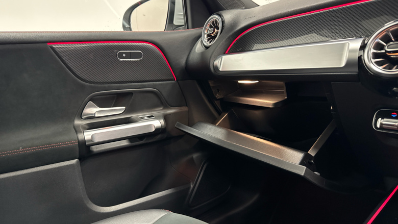 Mercedes-Benz GLB 200 AMG Line Premium Plus 5dr 7G-Tronic Petrol Estate